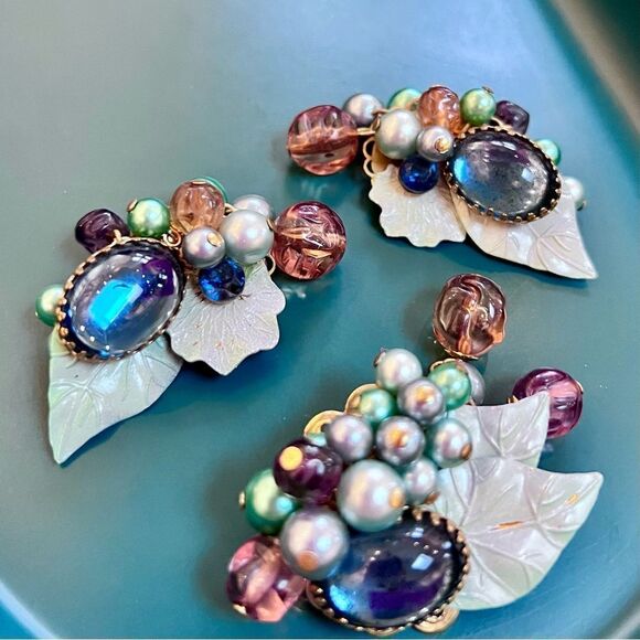 Unique Large 1950s / 1960s Maximalist Multicolor Cluster Leaf Earrings & Brooch - Picture 3 of 3
